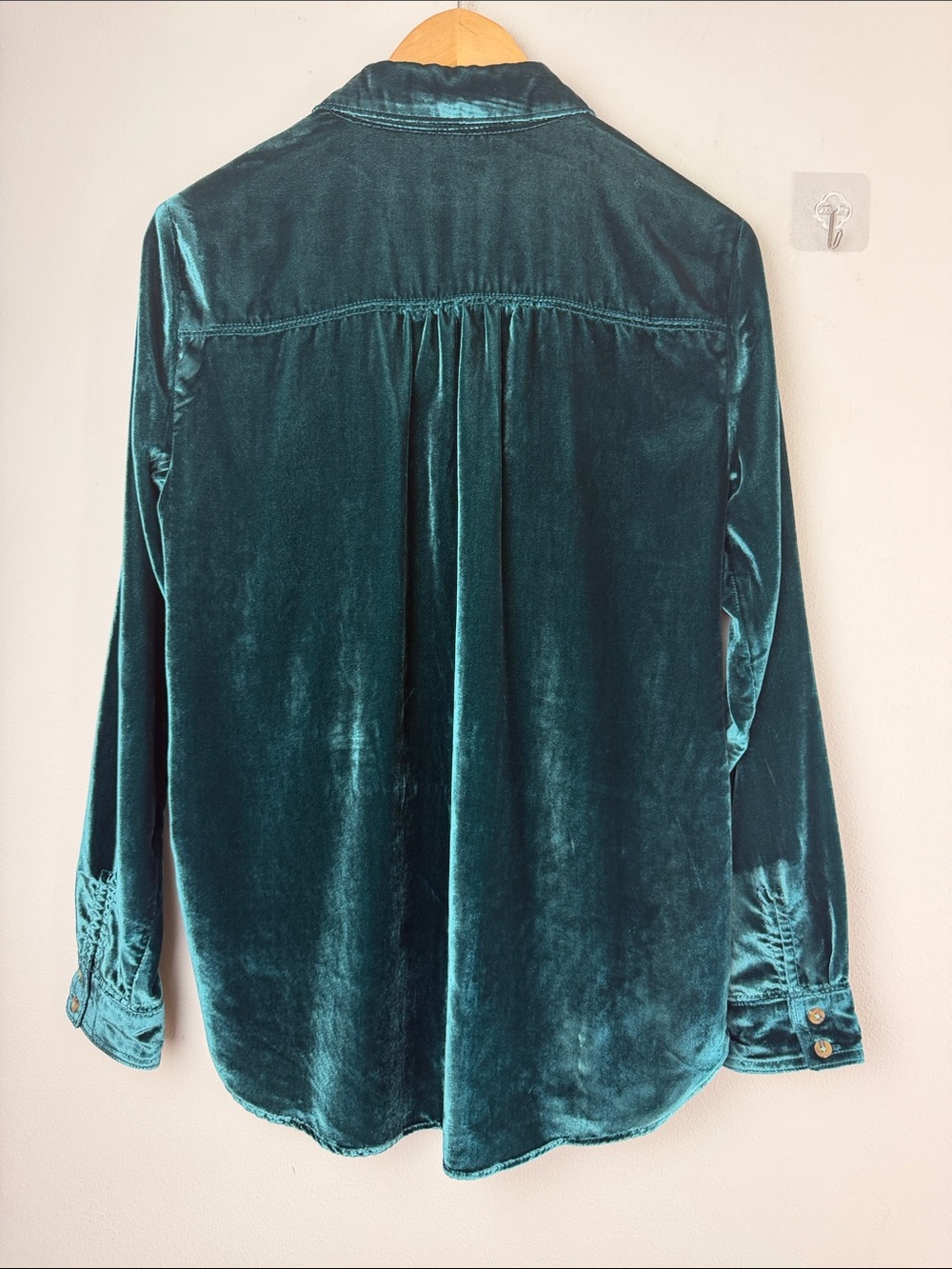 NEW Anthropologie Pilcro Velvet Hadley Relaxed Button Down Shirt Green Small Top - Picture 11 of 16